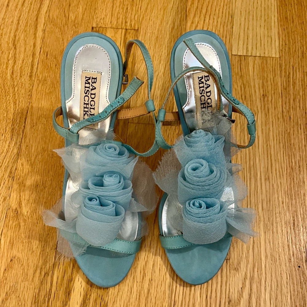 Badgley Mischka Women's Blue Sandals with Floral Rosettes Size 6 - Picture 2 of 5
